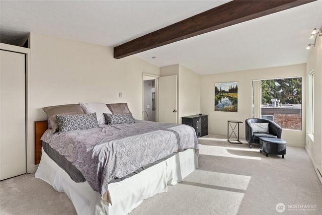 561 Lee Street, Seattle, WA 98109