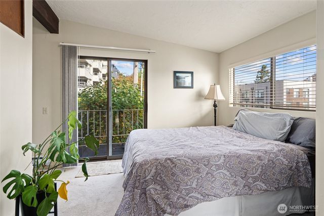 561 Lee Street, Seattle, WA 98109