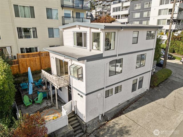 561 Lee Street, Seattle, WA 98109
