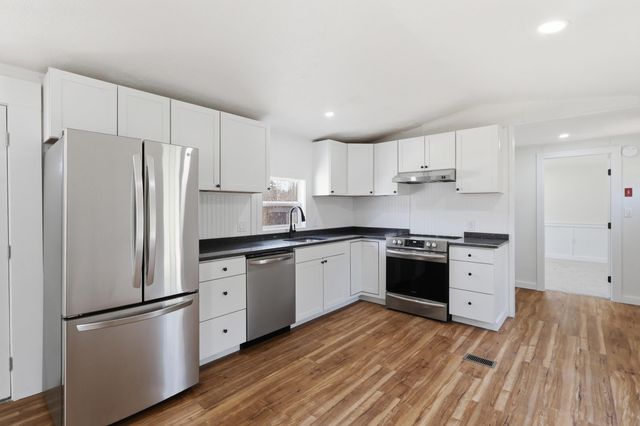33 Cleo Circle, Rochester, NH 03868