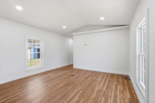 33 Cleo Circle, Rochester, NH 03868