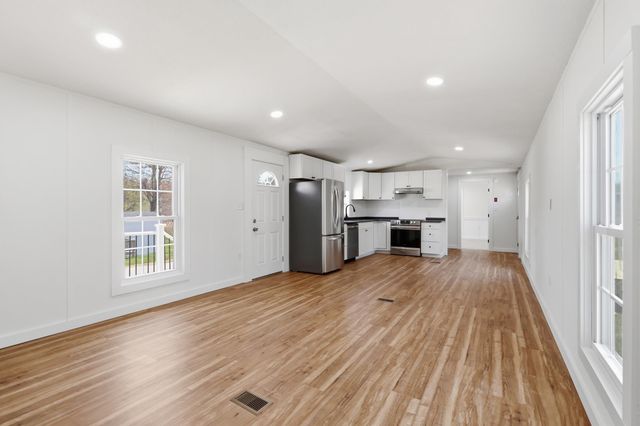 33 Cleo Circle, Rochester, NH 03868