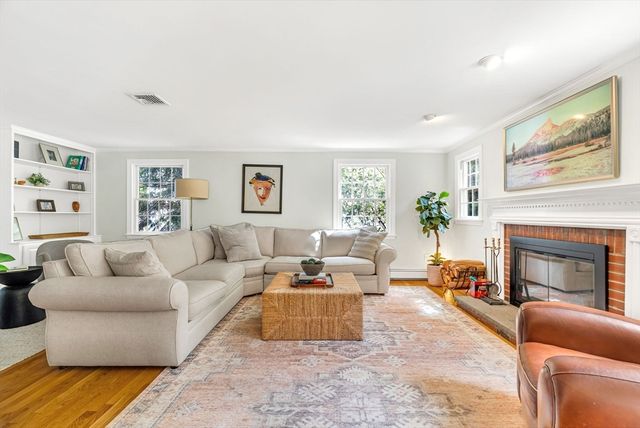 101 Bird St, Needham, MA 02492