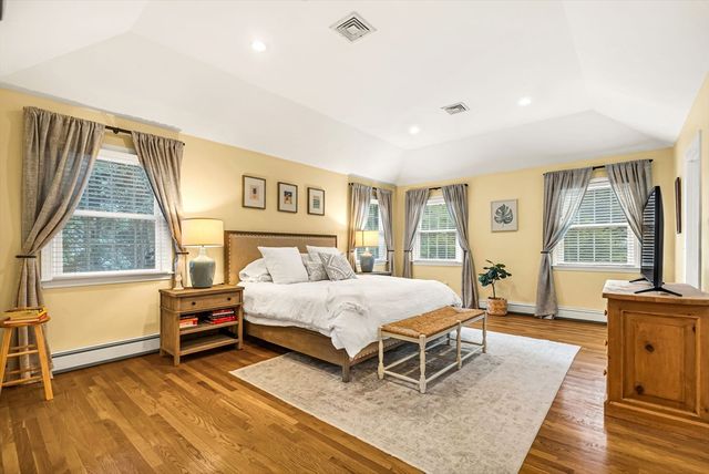 101 Bird St, Needham, MA 02492