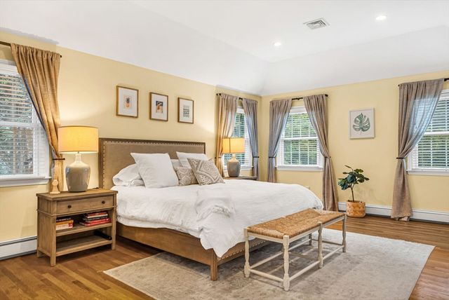 101 Bird St, Needham, MA 02492