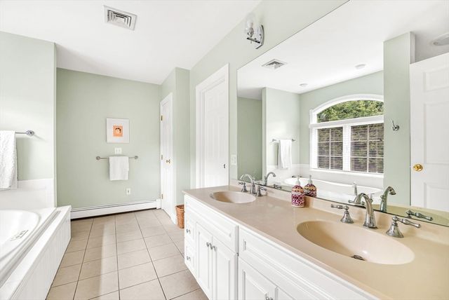 101 Bird St, Needham, MA 02492