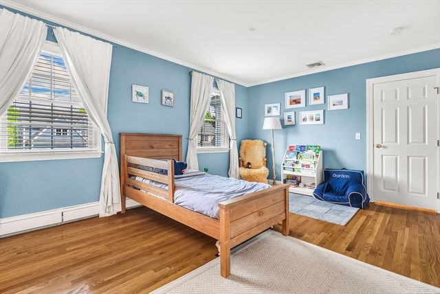 101 Bird St, Needham, MA 02492