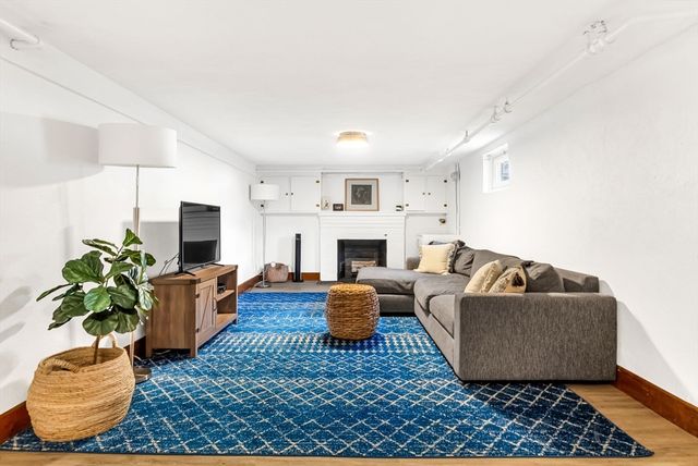 101 Bird St, Needham, MA 02492