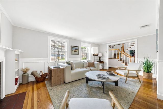 101 Bird St, Needham, MA 02492
