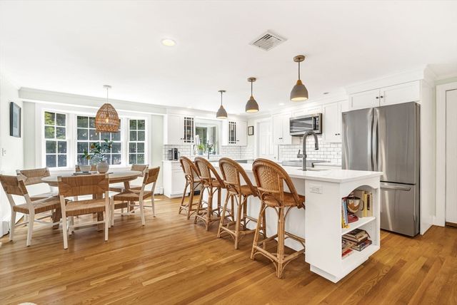 101 Bird St, Needham, MA 02492