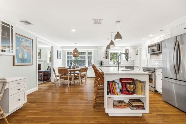 101 Bird St, Needham, MA 02492