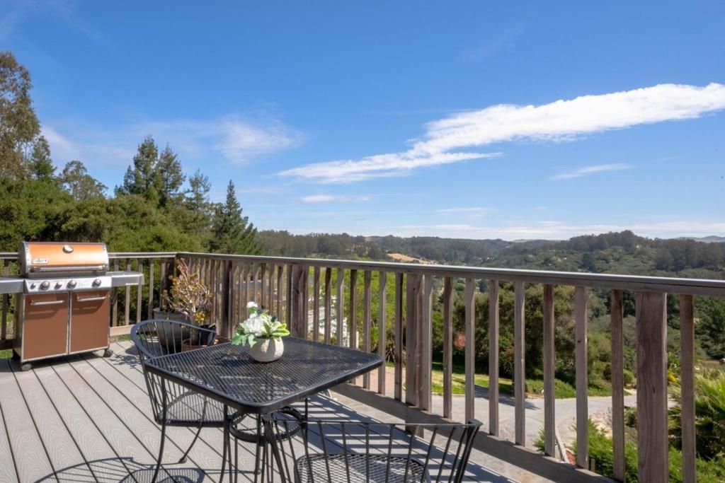 Image 12 of property listing at 17220 Garlen Court, Salinas, CA 93907