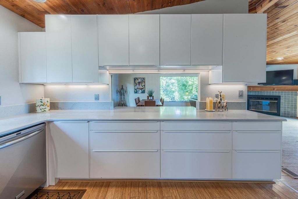 Image 23 of property listing at 17220 Garlen Court, Salinas, CA 93907