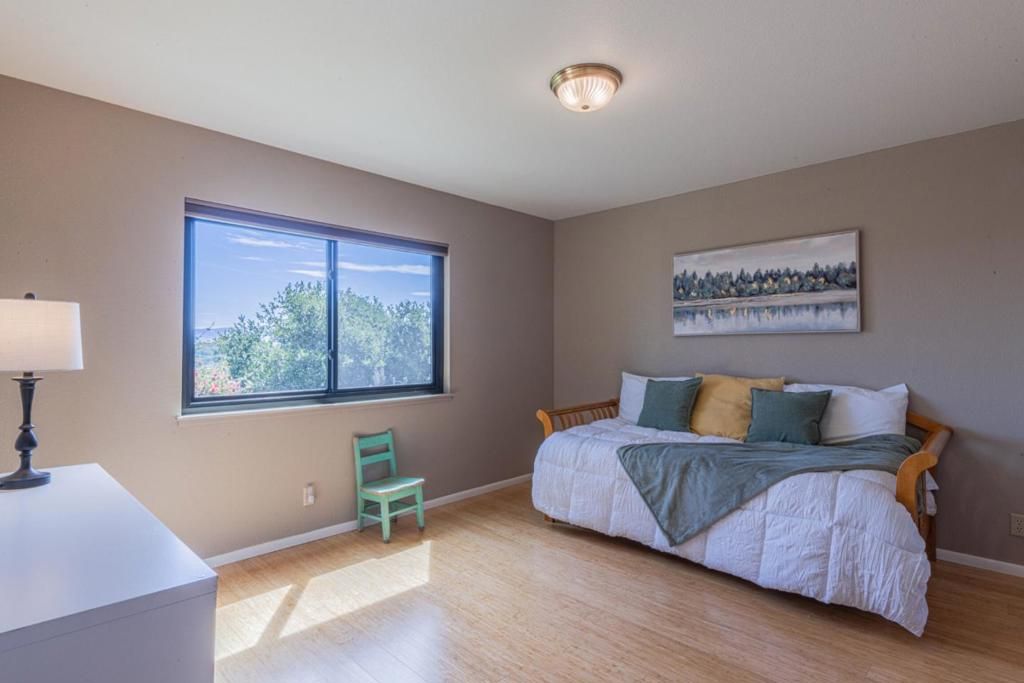 Image 32 of property listing at 17220 Garlen Court, Salinas, CA 93907