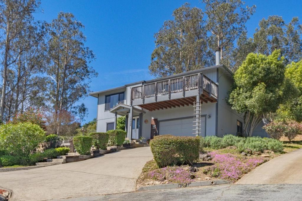 Image 6 of property listing at 17220 Garlen Court, Salinas, CA 93907