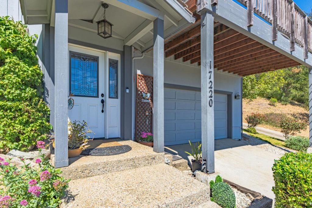 Image 8 of property listing at 17220 Garlen Court, Salinas, CA 93907