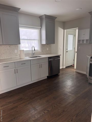 14 Fenner Lane, Nanuet, NY 10954