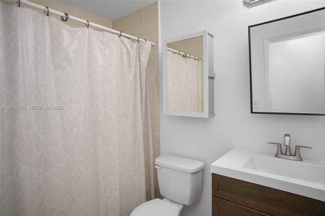 3021 NE 11th Ter, Pompano Beach, FL 33064