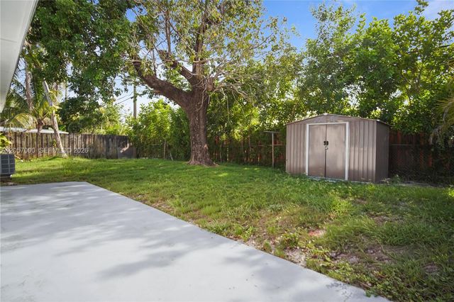 3021 NE 11th Ter, Pompano Beach, FL 33064