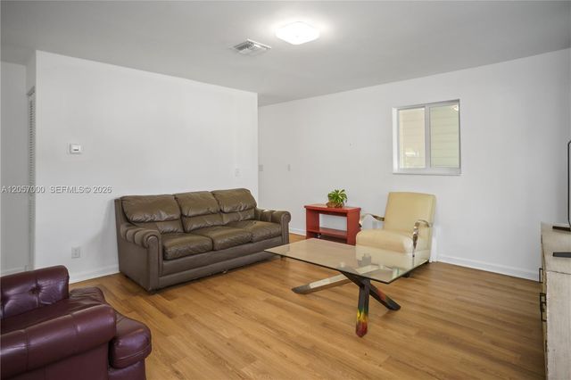 3021 NE 11th Ter, Pompano Beach, FL 33064