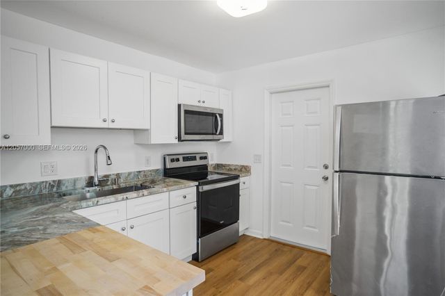 3021 NE 11th Ter, Pompano Beach, FL 33064