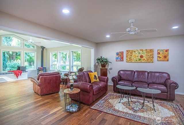 1510 199th Avenue E, Lake Tapps, WA 98391