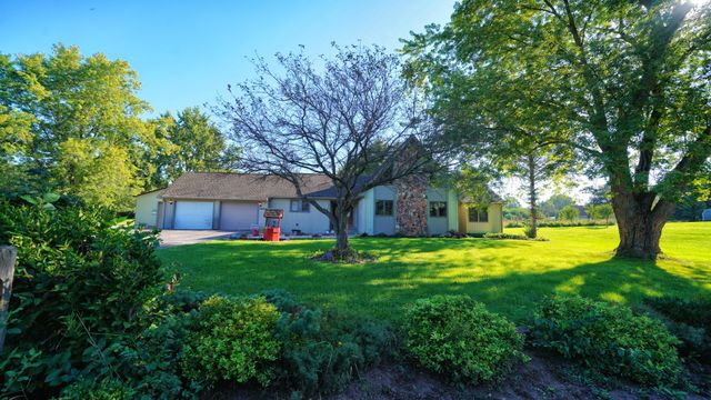 26143 N Anderson Road, Wauconda, IL 60084
