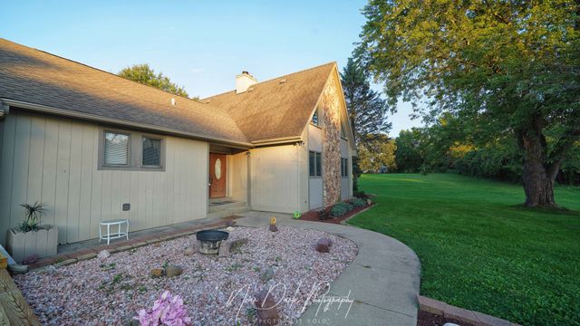 26143 N Anderson Road, Wauconda, IL 60084