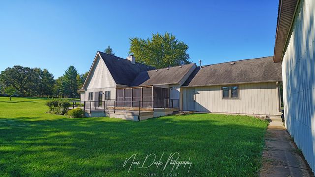 26143 N Anderson Road, Wauconda, IL 60084