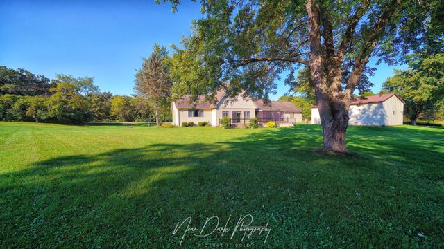 26143 N Anderson Road, Wauconda, IL 60084