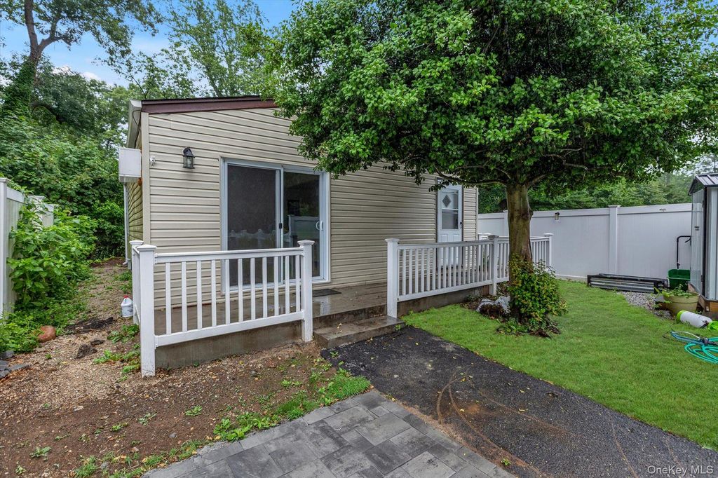 158 Continental Avenue, East Northport, NY 11731
