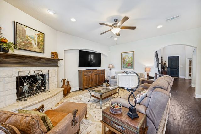 3036 Avondale, The Colony, TX 75056