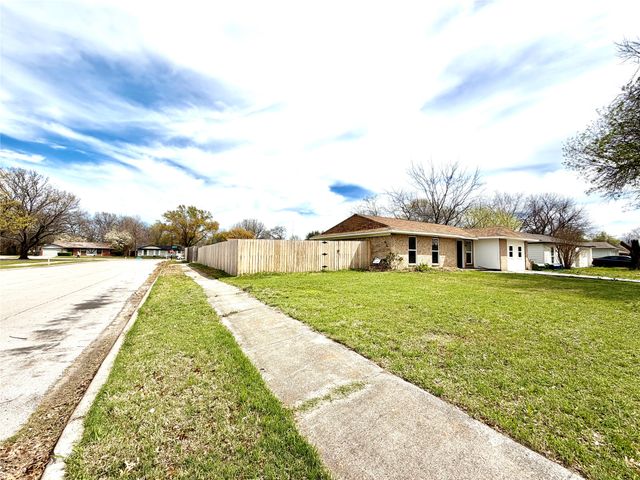 1801 Coleta Place, Garland, TX 75040