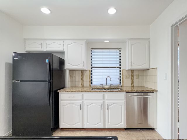 17490 Meandering Way 1102, Dallas, TX 75252