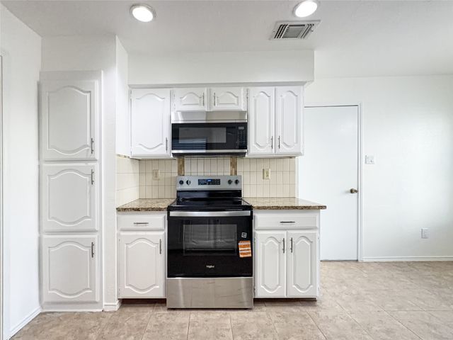 17490 Meandering Way 1102, Dallas, TX 75252