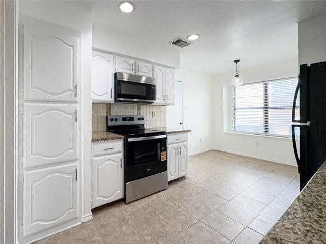 17490 Meandering Way 1102, Dallas, TX 75252