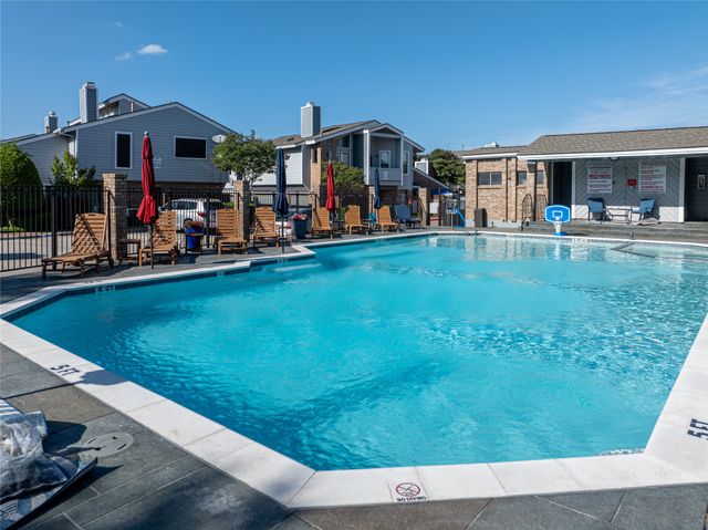 17490 Meandering Way 1102, Dallas, TX 75252