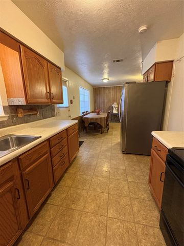 315 Linkmeadow Drive, Duncanville, TX 75137