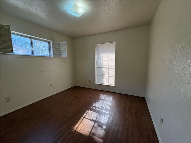 315 Linkmeadow Drive, Duncanville, TX 75137