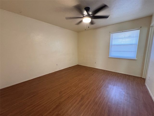 315 Linkmeadow Drive, Duncanville, TX 75137