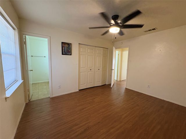 315 Linkmeadow Drive, Duncanville, TX 75137