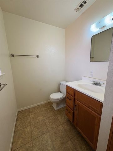 315 Linkmeadow Drive, Duncanville, TX 75137