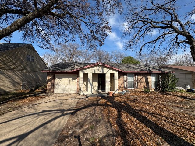 315 Linkmeadow Drive, Duncanville, TX 75137