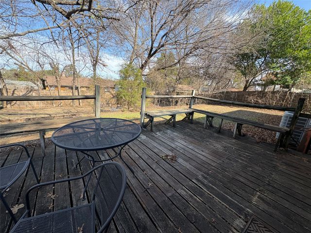 315 Linkmeadow Drive, Duncanville, TX 75137