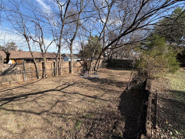 315 Linkmeadow Drive, Duncanville, TX 75137