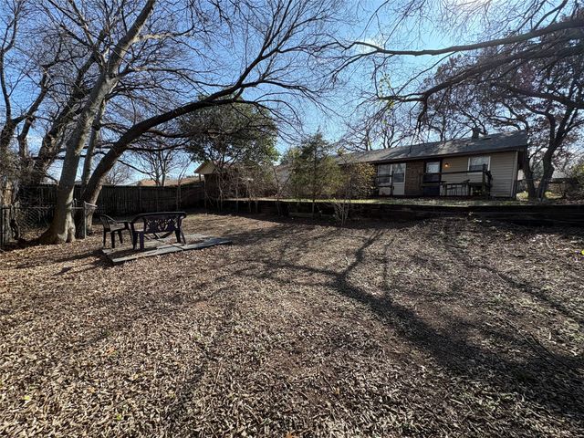 315 Linkmeadow Drive, Duncanville, TX 75137