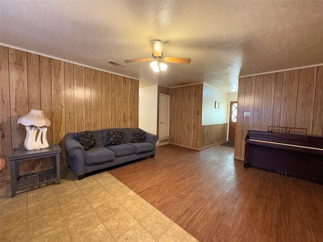 315 Linkmeadow Drive, Duncanville, TX 75137