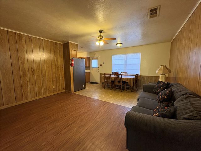 315 Linkmeadow Drive, Duncanville, TX 75137