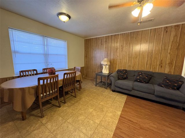 315 Linkmeadow Drive, Duncanville, TX 75137