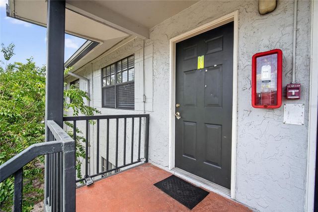 12405 OAK CEDAR PLACE 202, Tampa, FL 33612